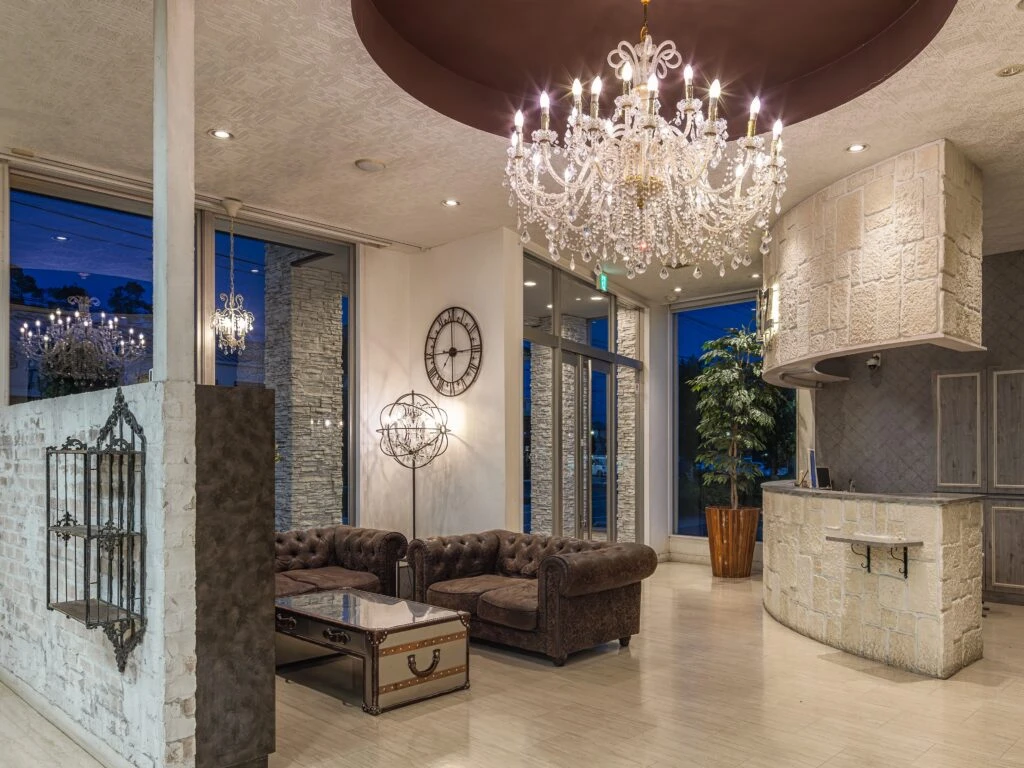 洗練された癒し空間｜無料駐車場15台完備