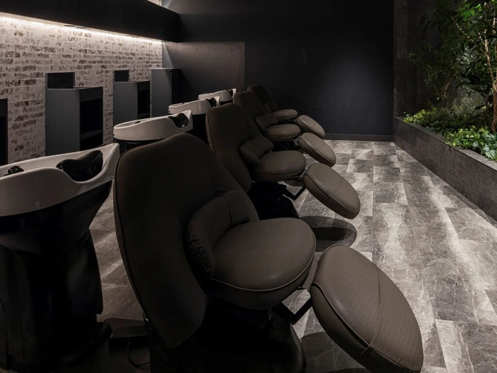 癒しのシャンプーブースで夢心地の極上タイム