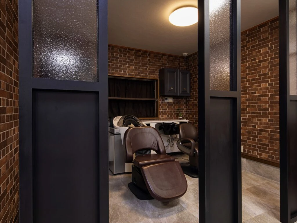 癒しのシャンプーブースで夢心地の極上タイム