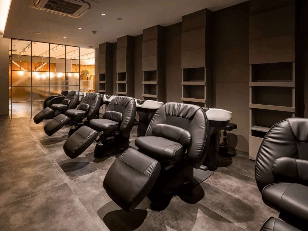 癒しのシャンプーブースで夢心地の極上タイム