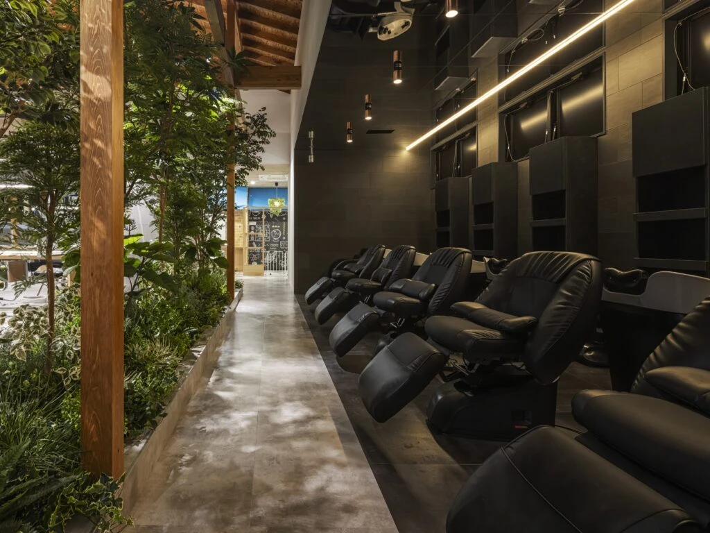 癒しのシャンプーブースで夢心地の極上タイム