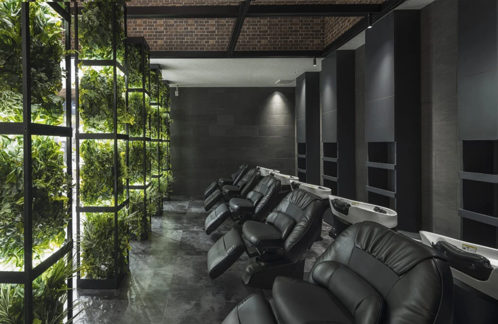 癒しのシャンプーブースで夢心地の極上タイム