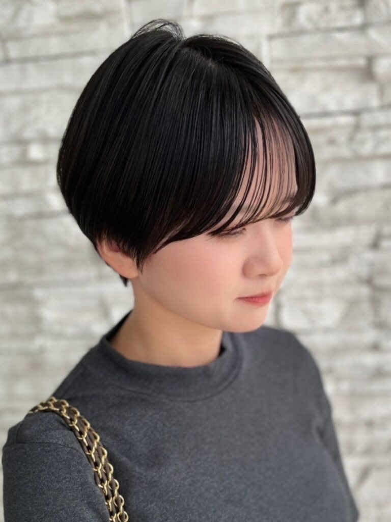 コロンと丸みショート コンパクトショート×顔まわりレイヤー