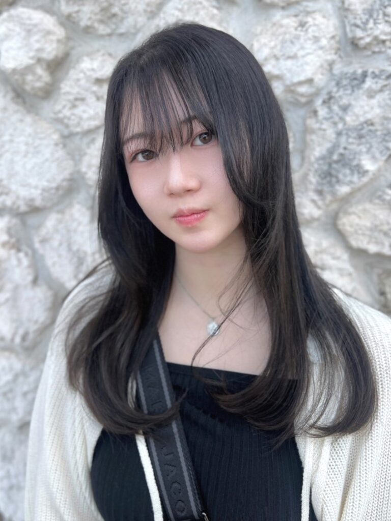 黒髪×シースルーバング 顔周りレイヤー