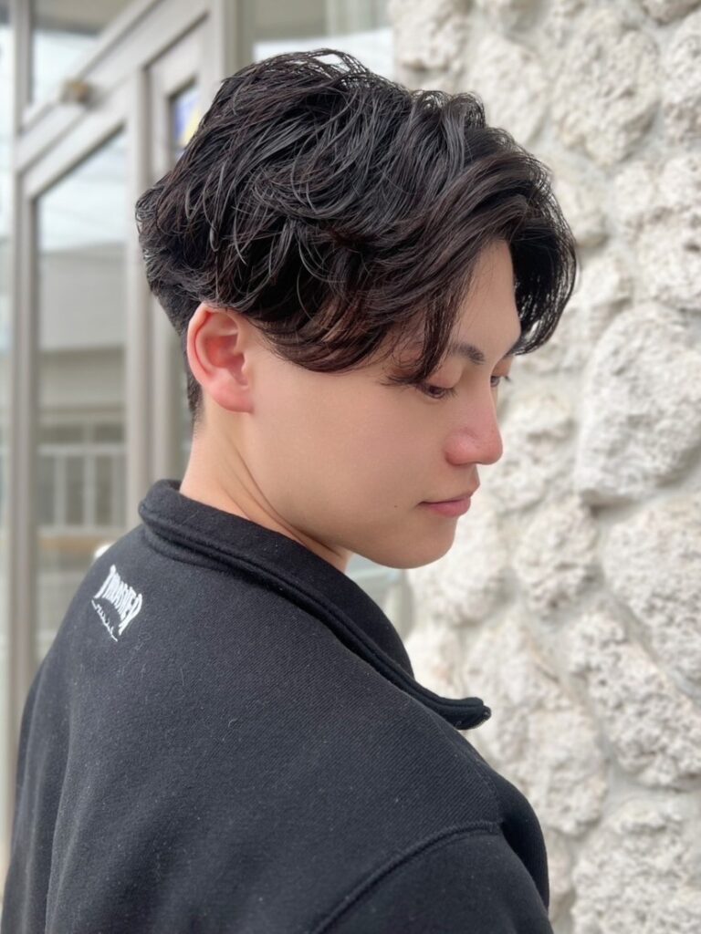 美容室Wiz シャドウパーマの魅力と最新スタイル集 センターパート