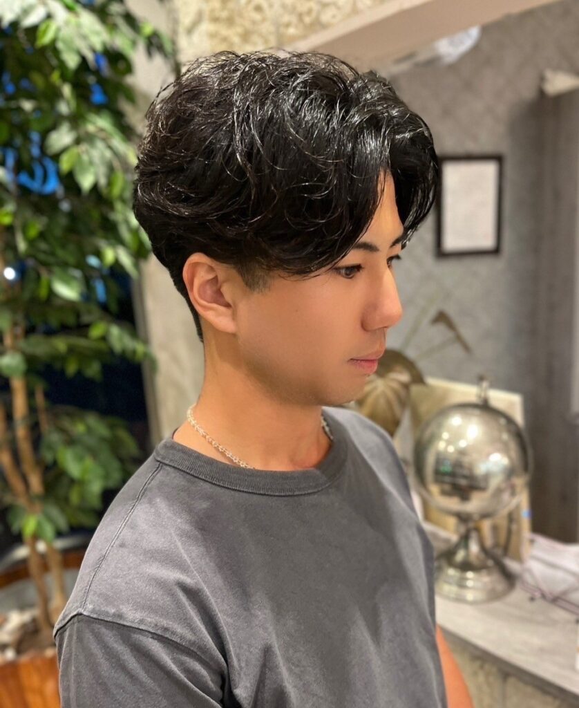 美容室Wiz シャドウパーマの魅力と最新スタイル集 センターパート