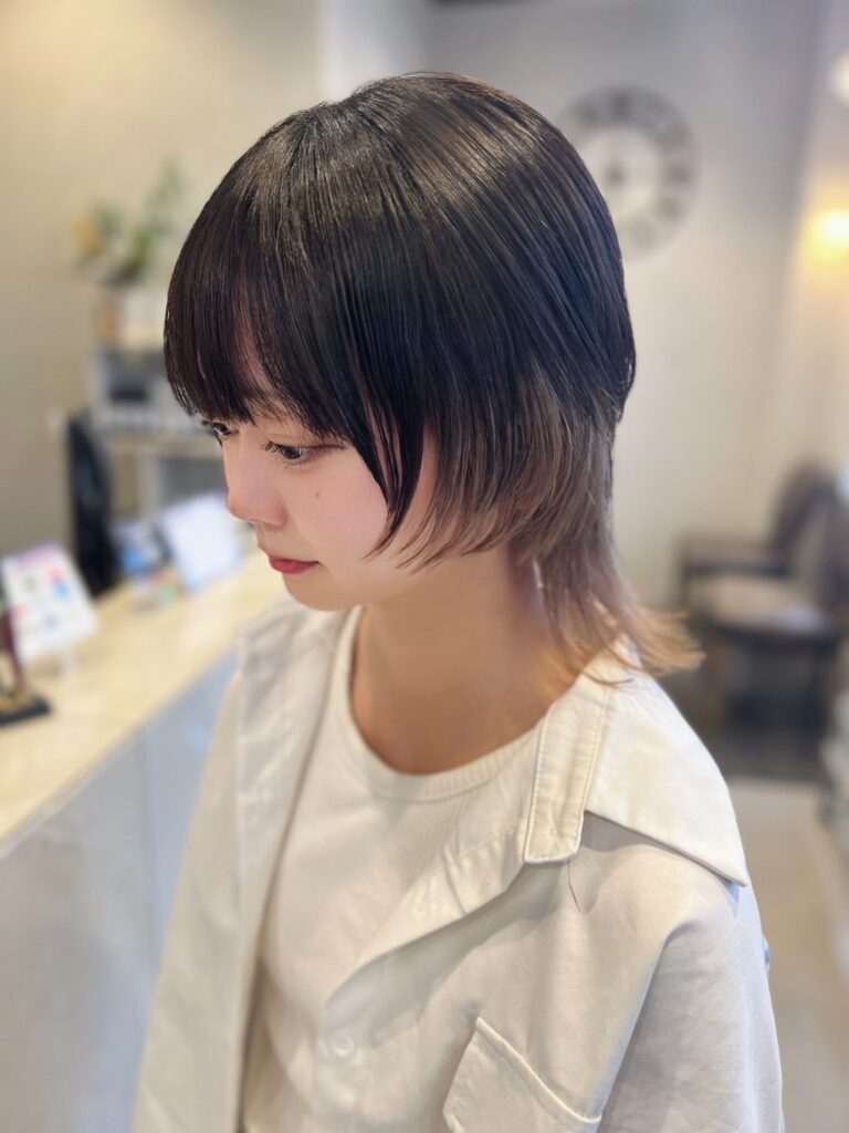 千葉 美容室Wiz【2025年最新】ウルフカット完全ガイド｜長さ別・カラー・スタイリングも！ショートウルフ　ベージュインナーカラー