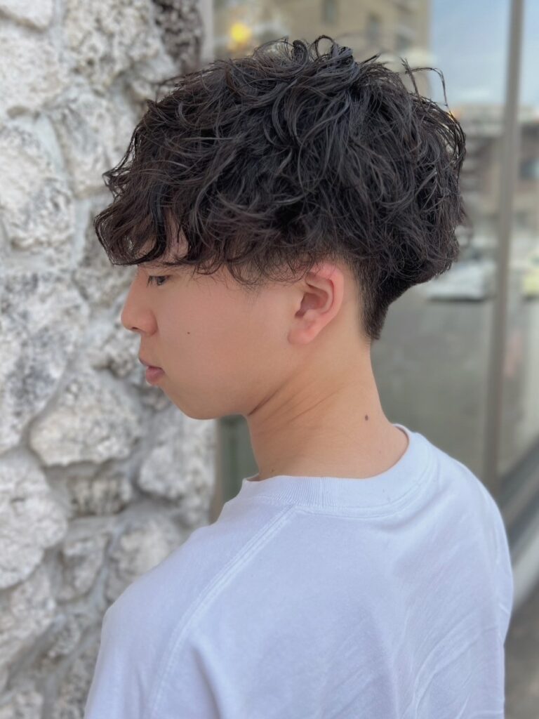 千葉県のWiz美容師る メンズ必見！スペインカールの魅力と最新トレンドまとめ 