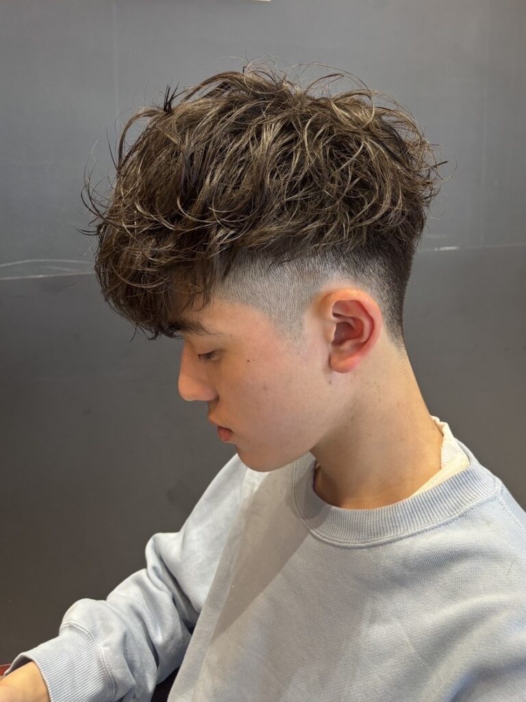 千葉県のWiz美容師る メンズ必見！スペインカールの魅力と最新トレンドまとめ ゆるめカール