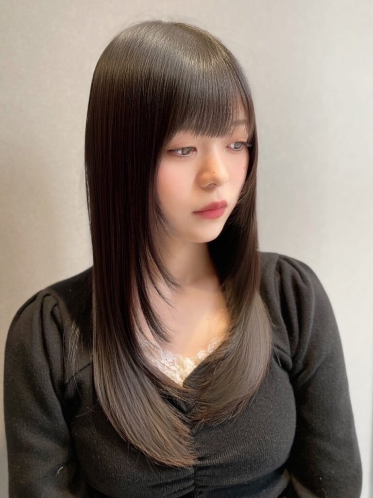 2025年版 透明感ベージュカラー完全ガイド!最旬の髪色&選び方まとめ ダークベージュ×ハッシュカット