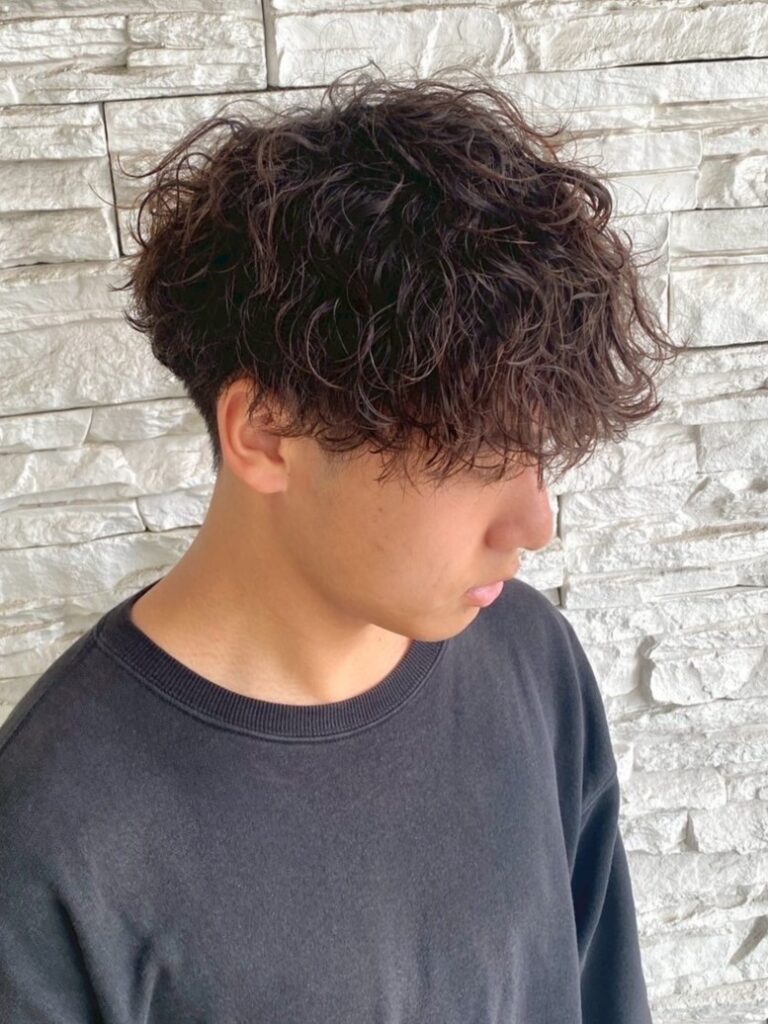 千葉県のWiz美容師る メンズ必見！スペインカールの魅力と最新トレンドまとめ 　長めスペインカール
