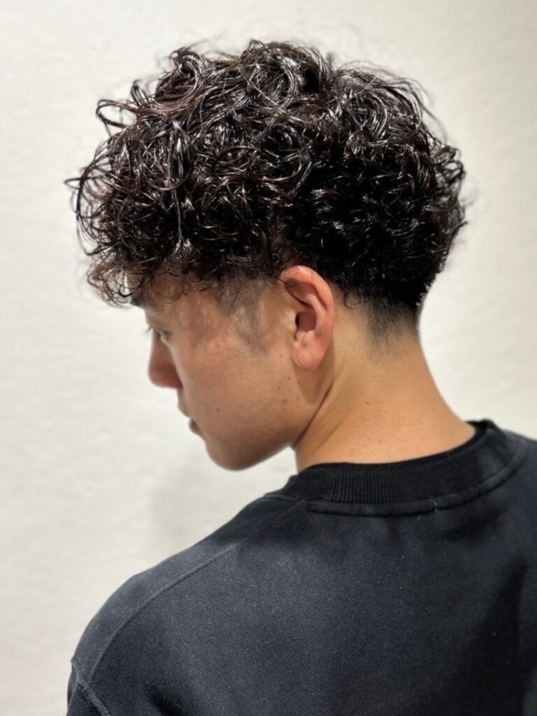 千葉県のWiz美容師る メンズ必見！スペインカールの魅力と最新トレンドまとめ 　長めスペインカール