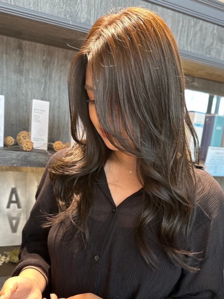 2025年版 透明感ベージュカラー完全ガイド!最旬の髪色&選び方まとめ オリーブベージュ