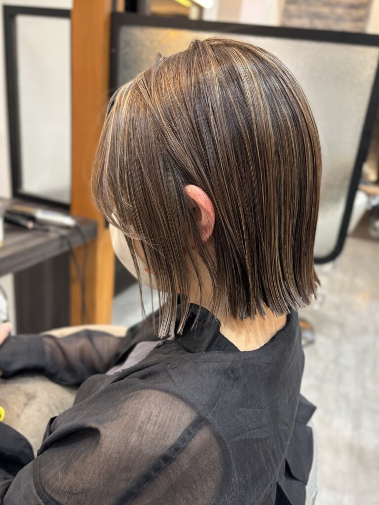 千葉の美容室Wiz 大人世代の新常識!白髪は『隠すから活かすへ』【白髪ぼかし】トレンド徹底解説 顔周り+髪の表面ハイライト