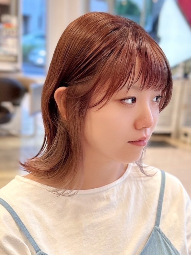 黄金色がイエベさんの肌色を柔らかくひきたてる ピンクベージュ