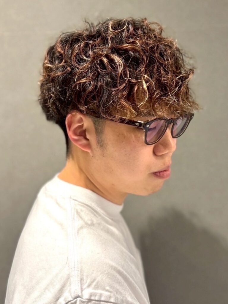 千葉県のWiz美容師る メンズ必見！スペインカールの魅力と最新トレンドまとめ