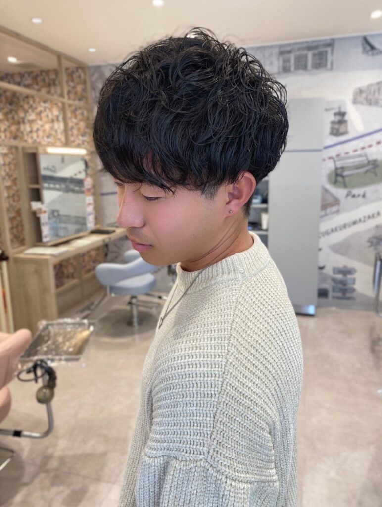 千葉県のWiz美容師る メンズ必見！スペインカールの魅力と最新トレンドまとめ 