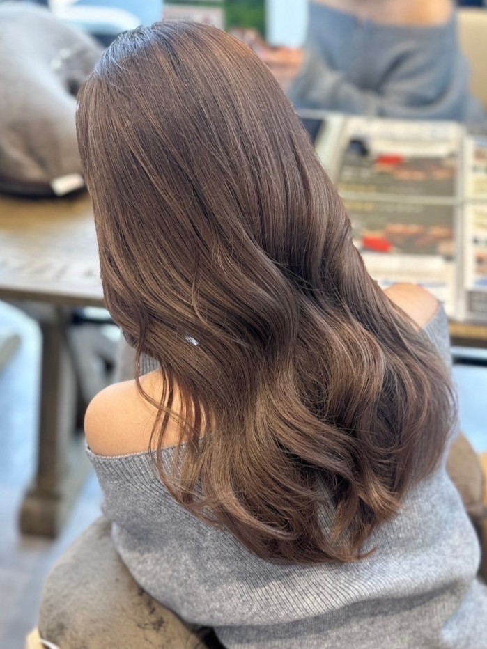 2025年版 透明感ベージュカラー完全ガイド!最旬の髪色&選び方まとめ シアーベージュ