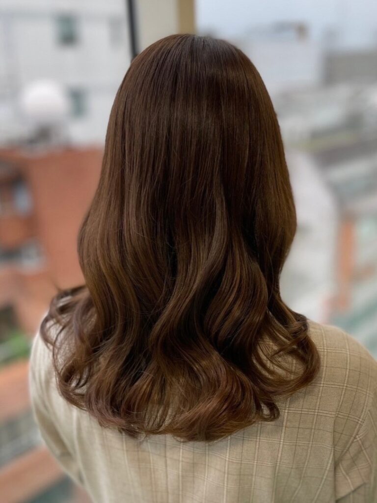 2025年版 透明感ベージュカラー完全ガイド!最旬の髪色&選び方まとめ ラテベージュ