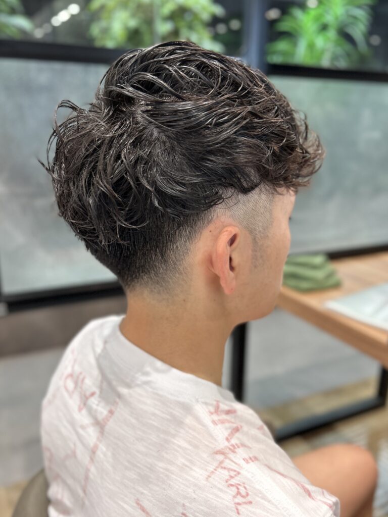 千葉県のWiz美容師る メンズ必見！スペインカールの魅力と最新トレンドまとめ 　ゆるめカール