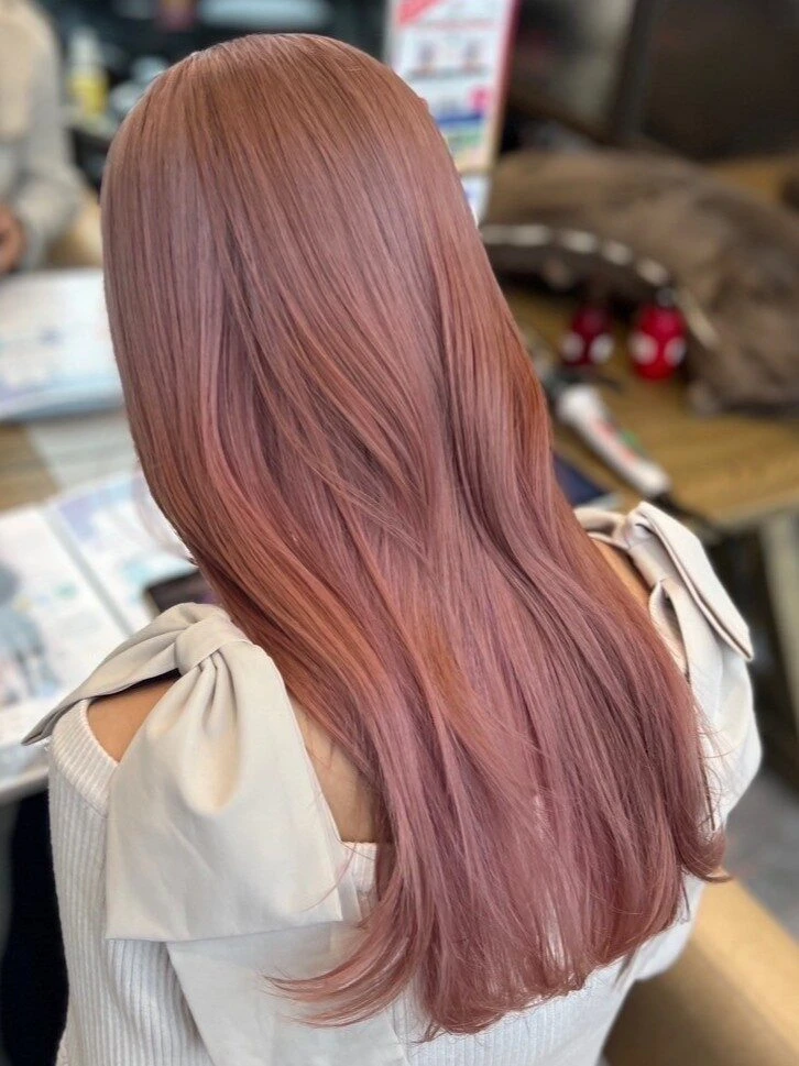 【2025年夏ヘアカラー】透明感×柔らかさが鍵！最新トレンド完全ガイド ブリーチあり ピンクベージュ