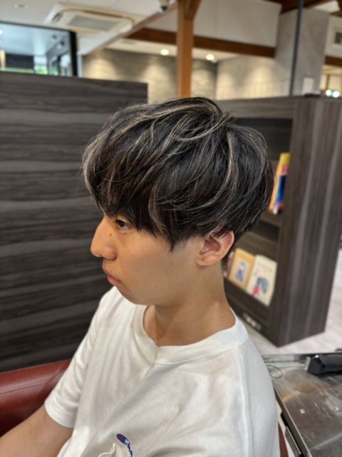 メンズハイライト×マッシュで初カラーも爽やかに