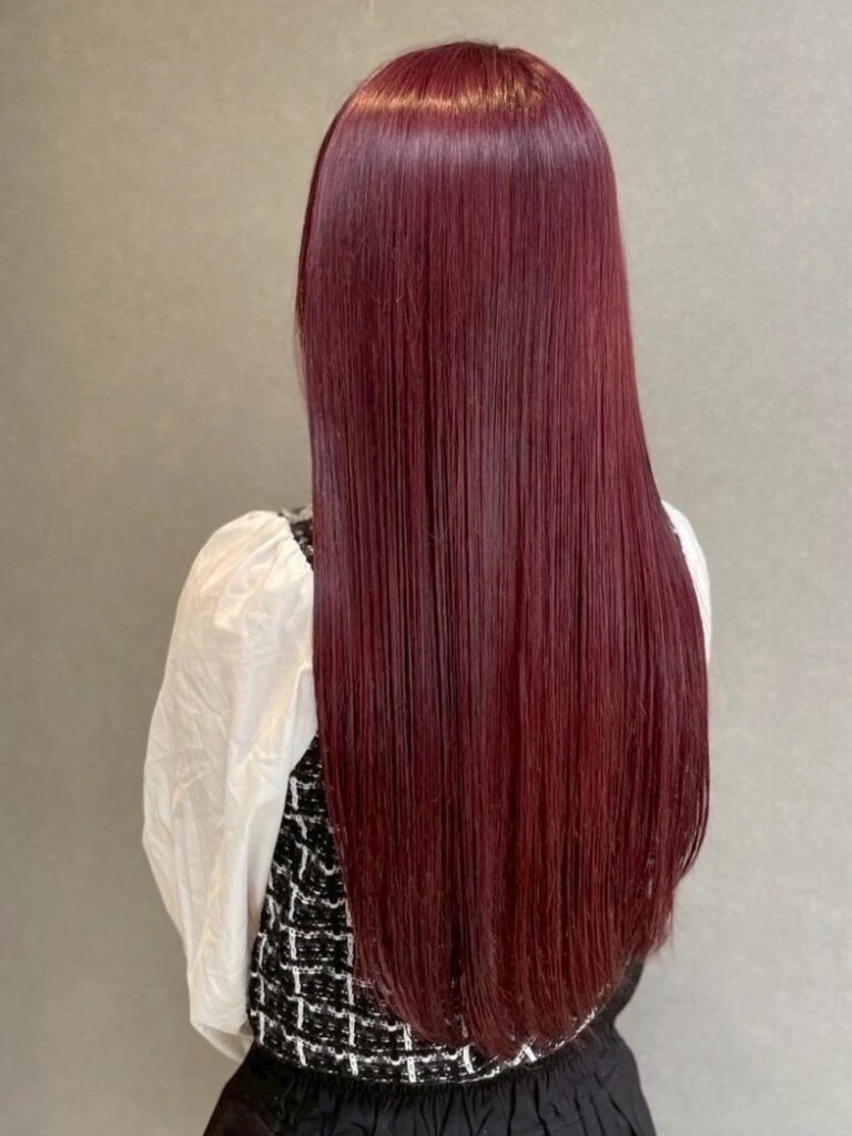 【2025年最旬秋カラー】芸能人も注目のブラウンカラーが本命！バリエーションを徹底解説｜ボルドーブラウン