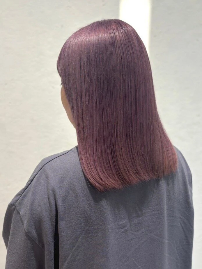 【2025年最旬秋カラー】芸能人も注目のブラウンカラーが本命！バリエーションを徹底解説｜ ラベンダーブラウン