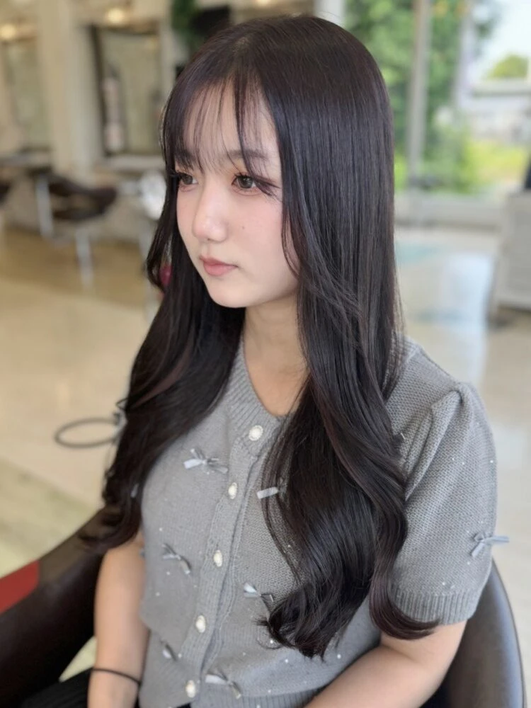 シースルーバング徹底ガイド｜長さ別・顔型別・芸能人スタイルも紹介！シースルーバング×ロングレイヤー