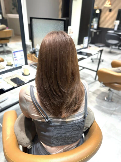 秋カラーにおすすめ◎シフォンブラウンでツヤ感たっぷり透明感ヘア