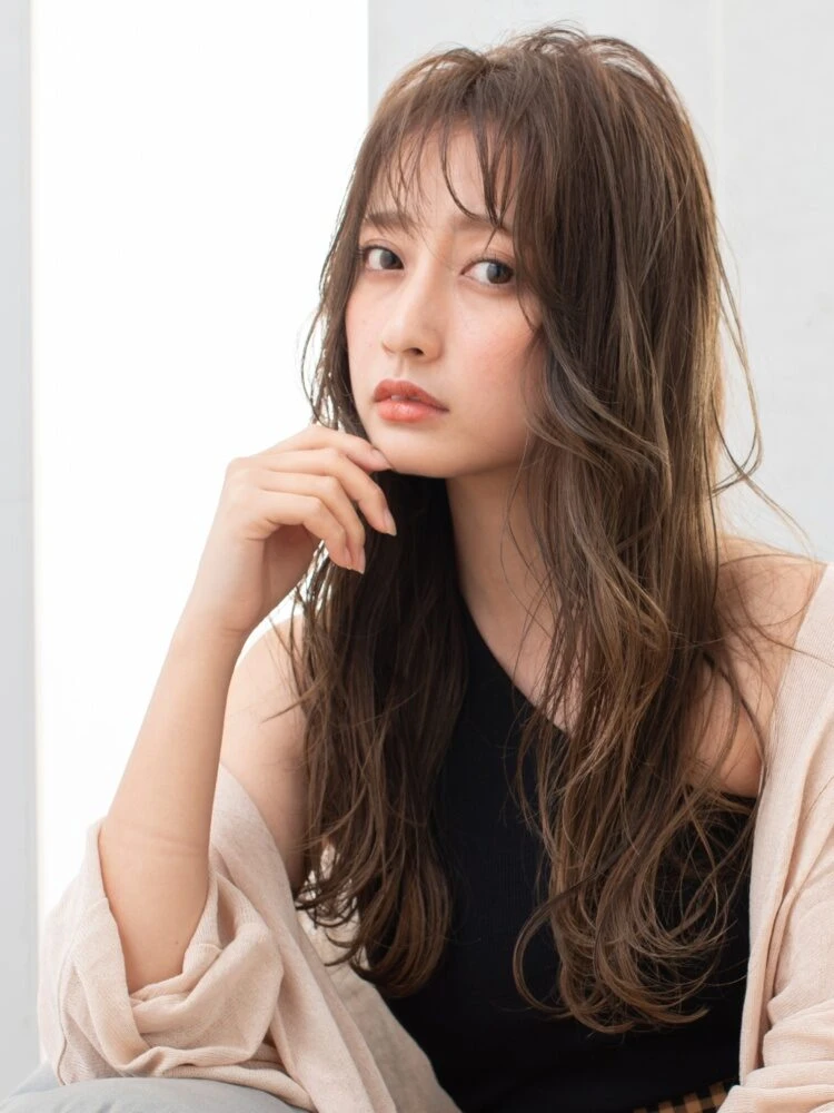 【2025年最旬秋カラー】芸能人も注目のブラウンカラーが本命！バリエーションを徹底解説｜ イエベ肌×ブラウンカラー