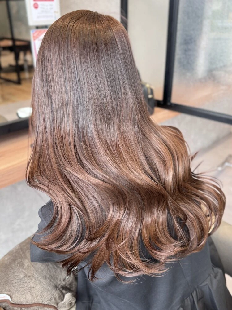 【2025年最旬秋カラー】芸能人も注目のブラウンカラーが本命！バリエーションを徹底解説｜キャメルブラウン