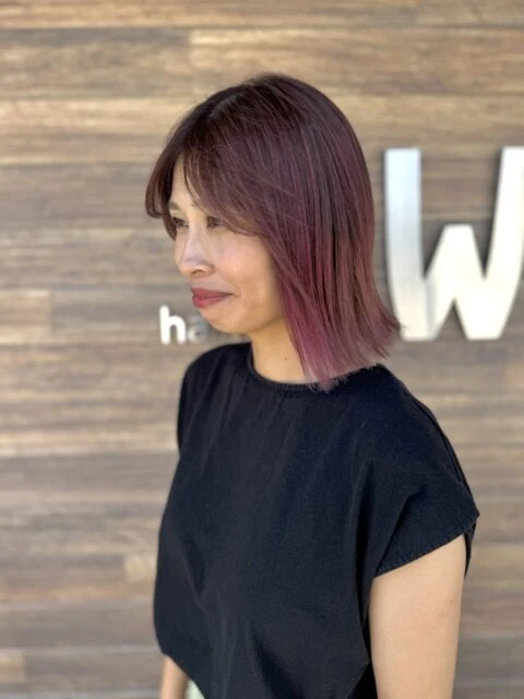 切りっぱなしボブ×シャドウルーツで魅せるサンセットピンクカラー