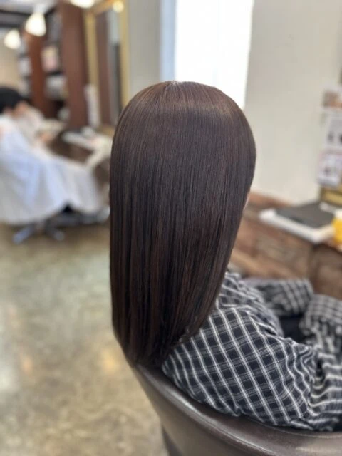 やわらかなグレージュカラーで魅せる◎秋冬カラーで艶髪に