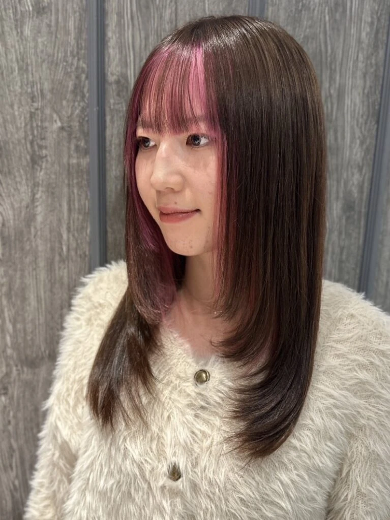 【2025最新】フェイスフレーミング完全ガイド|似合う人・人気カラー・長さ別スタイル・メンズまで徹底解説 ピンクベージュ×フェイスレイヤー