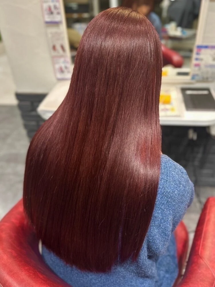 【2025年最旬秋カラー】芸能人も注目のブラウンカラーが本命！バリエーションを徹底解説｜ レッドブラウン