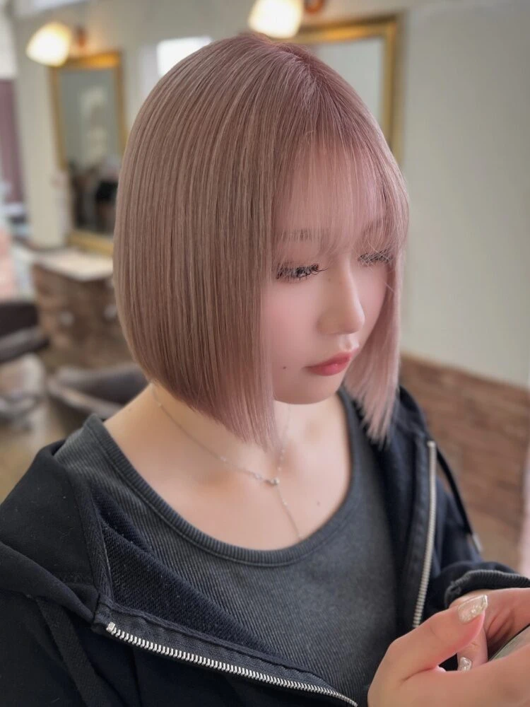 シースルーバング徹底ガイド｜長さ別・顔型別・芸能人スタイルも紹介！シースルーバング×ハイトーンボブ