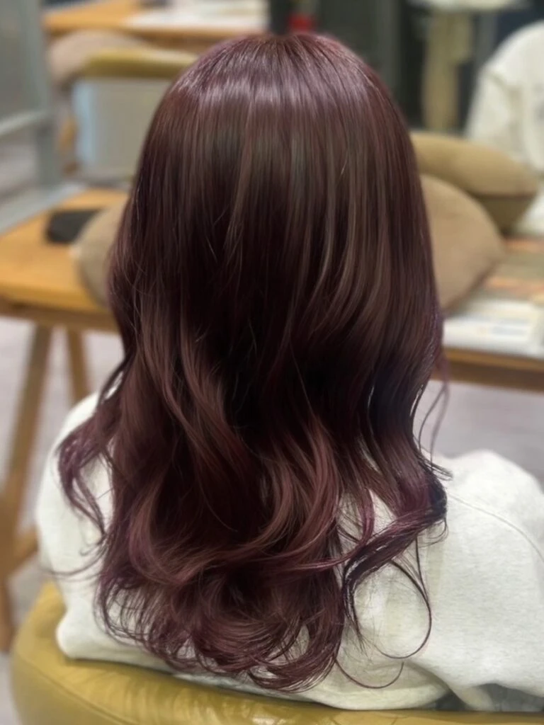 【2025年最旬秋カラー】芸能人も注目のブラウンカラーが本命！バリエーションを徹底解説｜ピンクブラウン