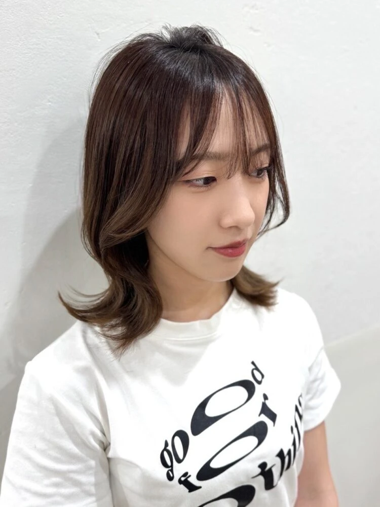 大人可愛い代表！【ミディアムレイヤー】くびれ・ウルフ・ボブ・韓国風・40代～60代に似合うスタイルまで徹底解説！