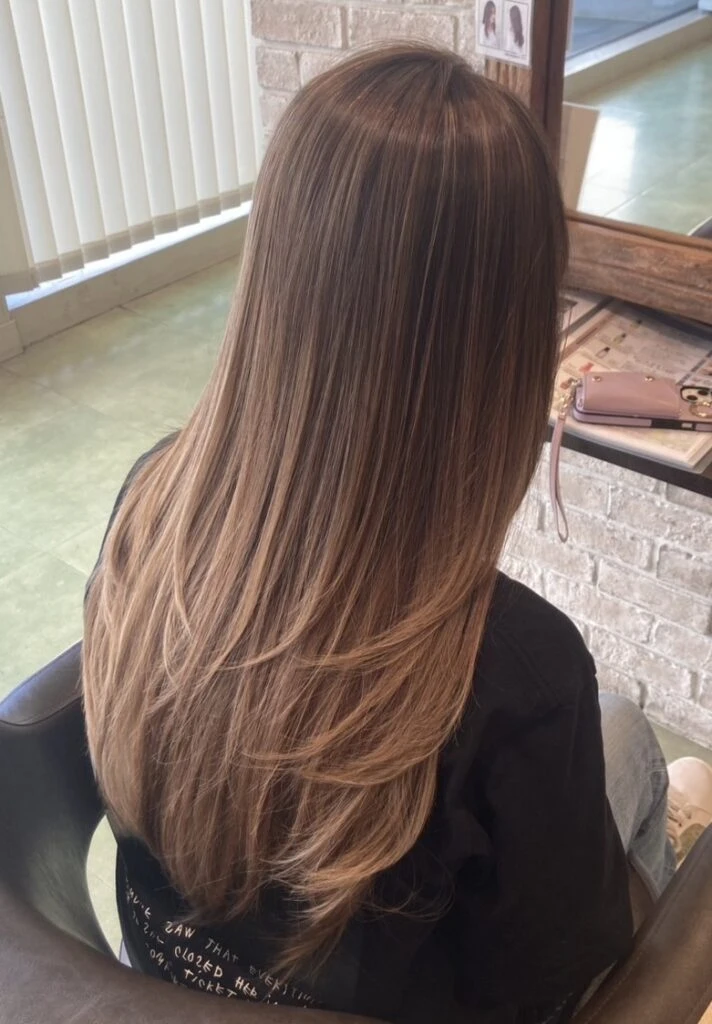【2025年最旬秋カラー】芸能人も注目のブラウンカラーが本命！バリエーションを徹底解説｜ キャメルブラウン×グラデーションカラー