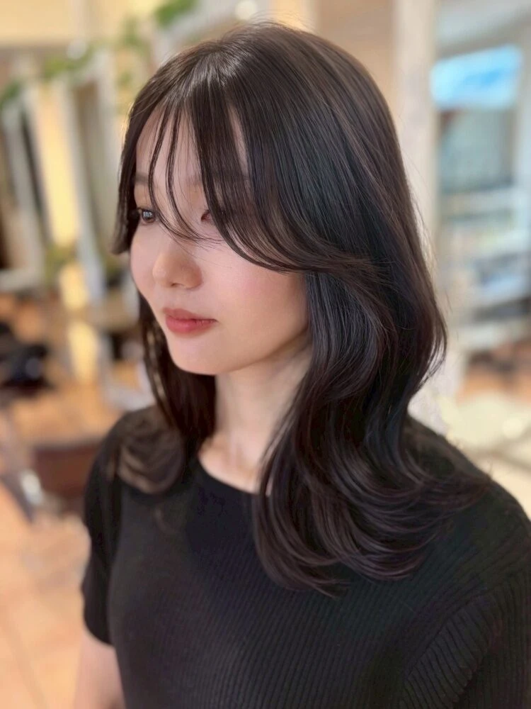 大人可愛い代表！【ミディアムレイヤー】くびれ・ウルフ・ボブ・韓国風・40代～60代に似合うスタイルまで徹底解説！