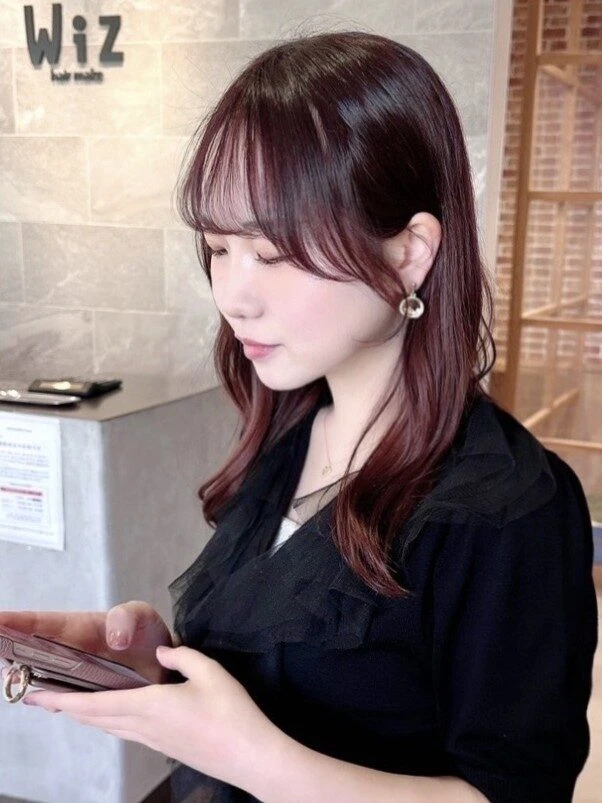 シースルーバング徹底ガイド｜長さ別・顔型別・芸能人スタイルも紹介！シースルーバング×フェイスレイヤー