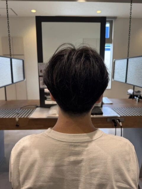 フェザーショートで軽やかに◎ワックスで簡単毛流れスタイル