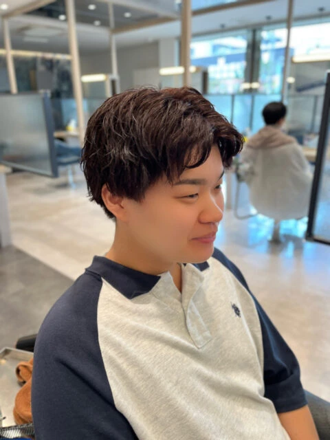 ゆるめツイスパ×レッドブラウン◎動きと色味で魅せる大人カラーパーマ