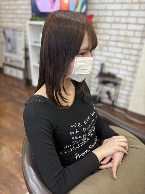 フェイスレイヤーカットで小顔見え◎印象チェンジも叶うナチュラルブラウン