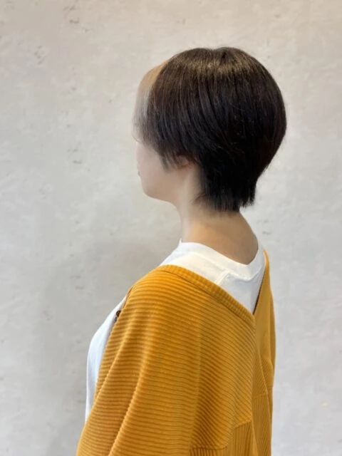 フェイスフレーミング×ミルクティーで叶える小顔ショートヘアデザイン