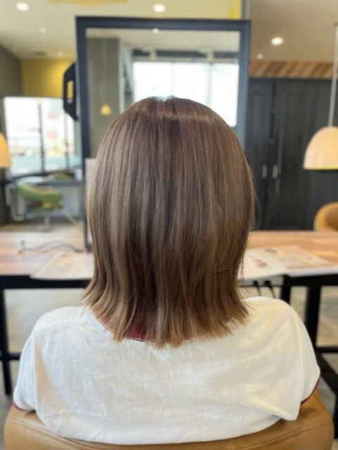 夏に映えるミルクティーカラーで垢抜けヘア!