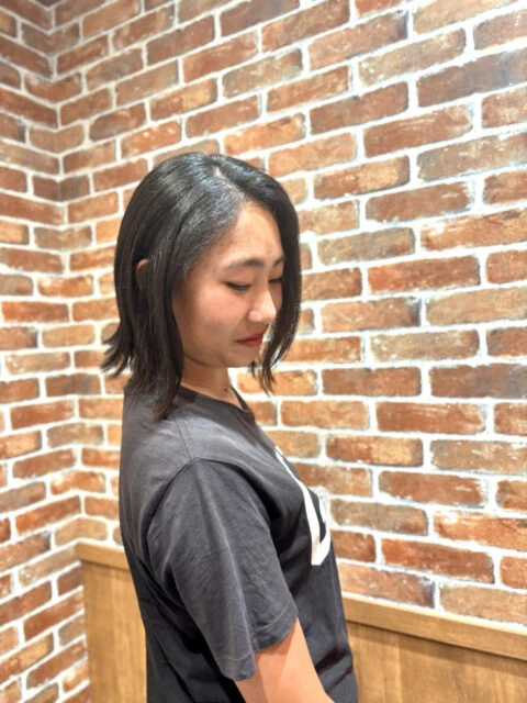 バッサリ肩上ボブで軽やかに