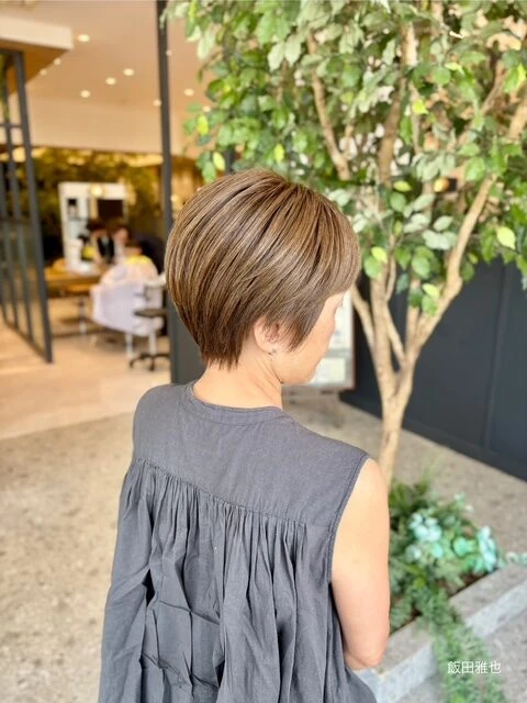 ショートヘア×メッシュカラーで立体感