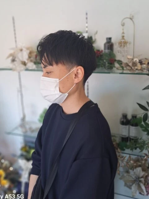 束感アップバングで大人の余裕を演出◎多毛でも扱いやすいメンズスタイル